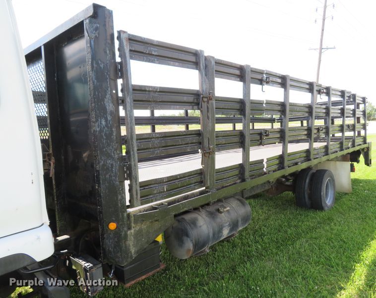 image for item DI2244 2005 UD Nissan UD1800  flatbed truck