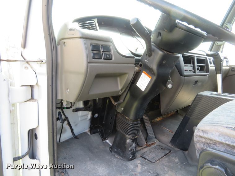 image for item DI2244 2005 UD Nissan UD1800  flatbed truck