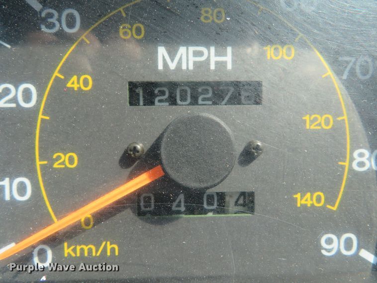 image for item DI2244 2005 UD Nissan UD1800  flatbed truck