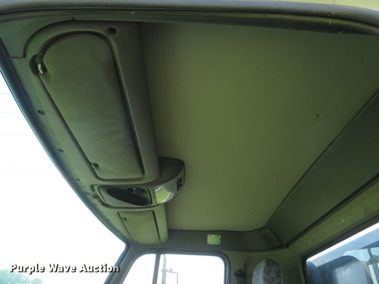 image for item DI2244 2005 UD Nissan UD1800  flatbed truck