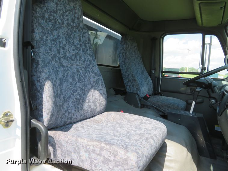 image for item DI2244 2005 UD Nissan UD1800  flatbed truck