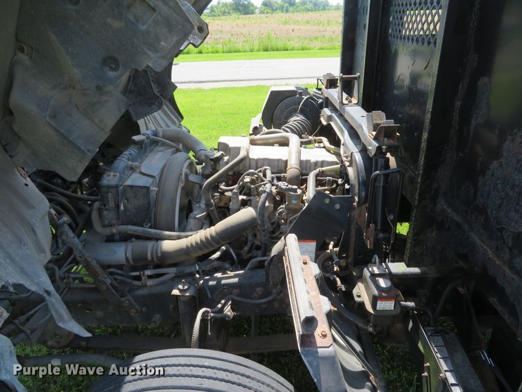 image for item DI2244 2005 UD Nissan UD1800  flatbed truck