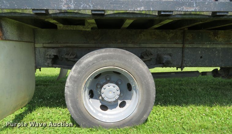 image for item DI2244 2005 UD Nissan UD1800  flatbed truck