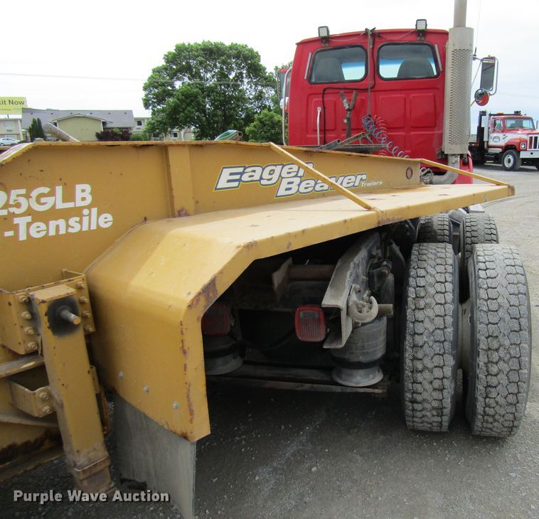 image for item FD9459 2006 Sterling LT9500  semi truck