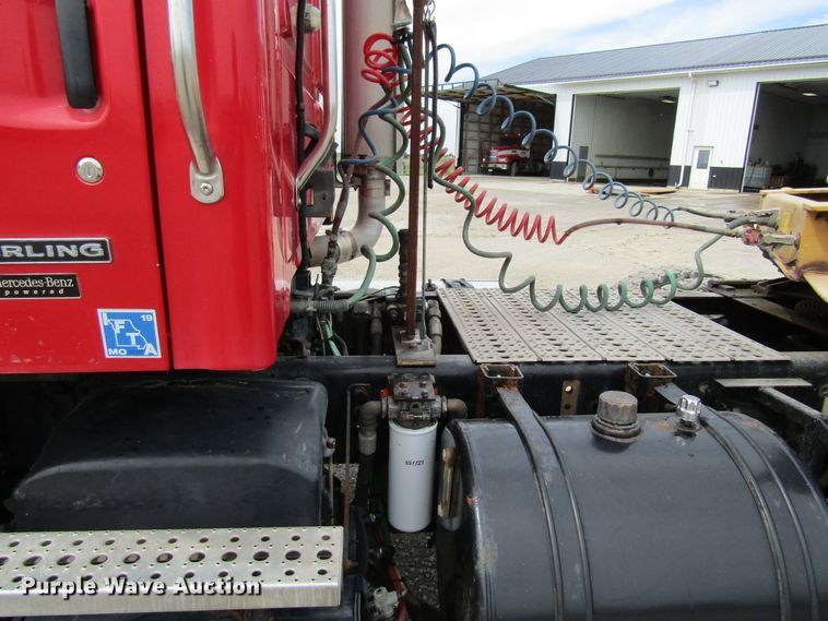 image for item FD9459 2006 Sterling LT9500  semi truck