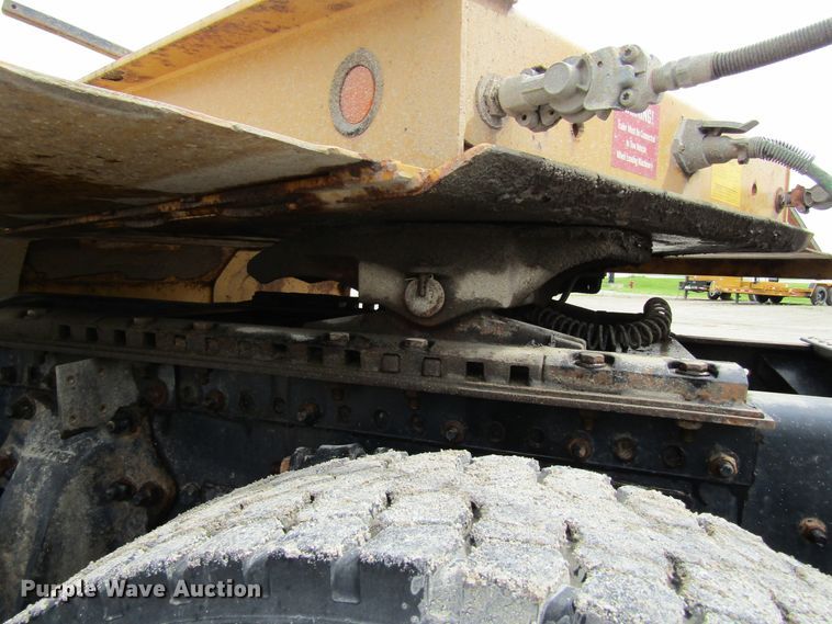 image for item FD9459 2006 Sterling LT9500  semi truck