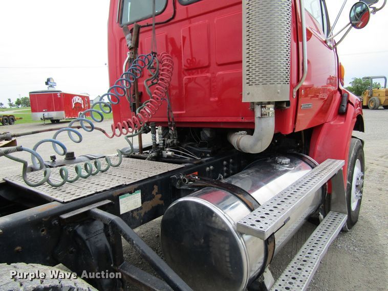 image for item FD9459 2006 Sterling LT9500  semi truck