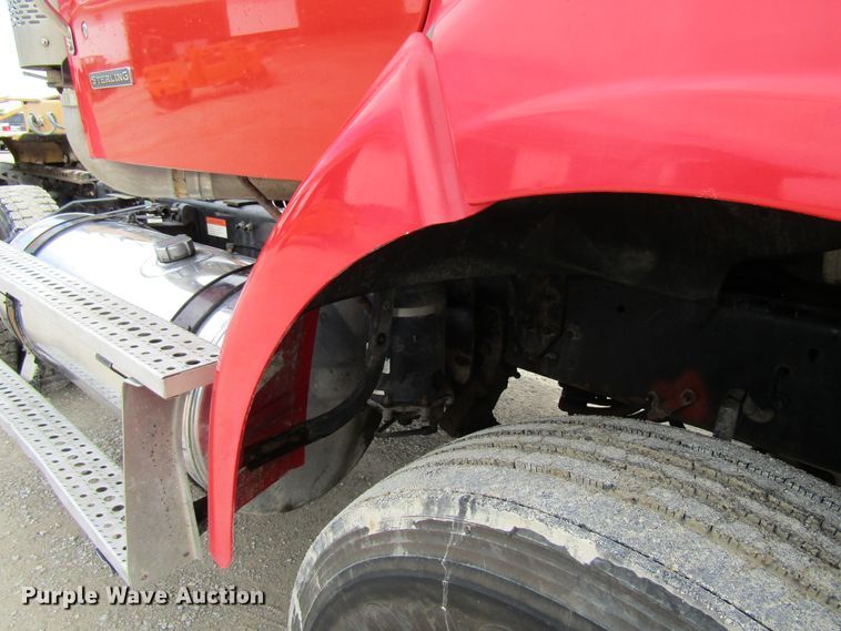 image for item FD9459 2006 Sterling LT9500  semi truck