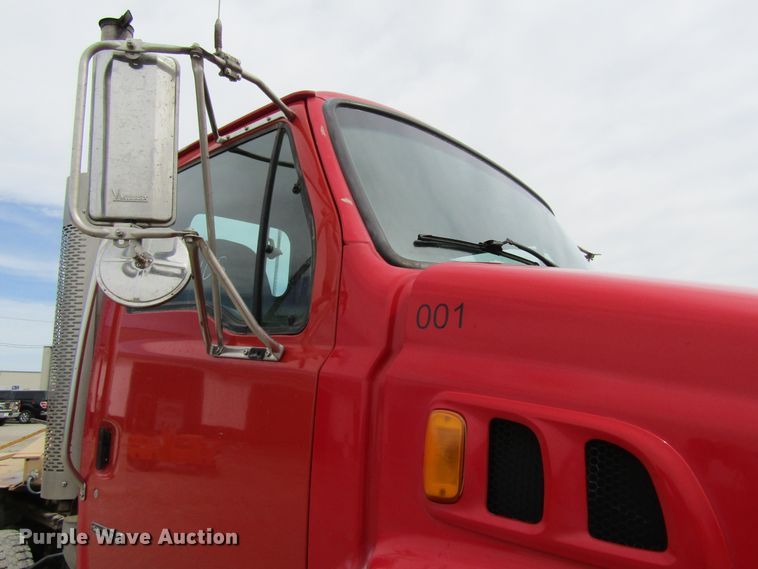image for item FD9459 2006 Sterling LT9500  semi truck