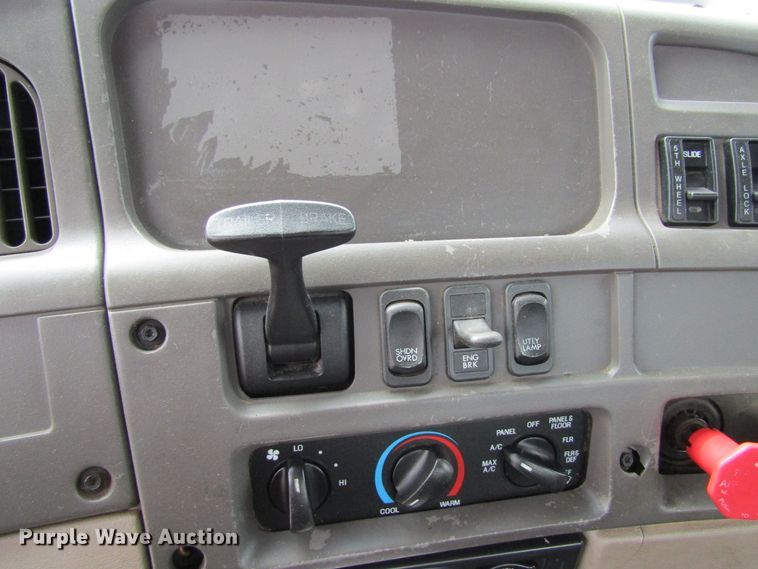 image for item FD9459 2006 Sterling LT9500  semi truck