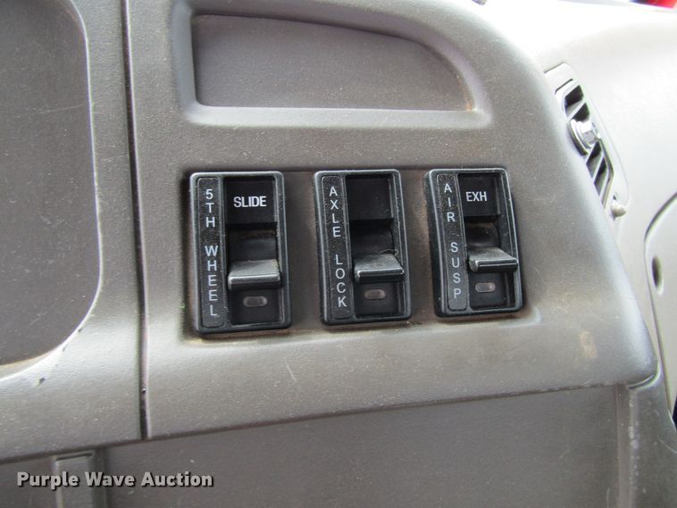 image for item FD9459 2006 Sterling LT9500  semi truck