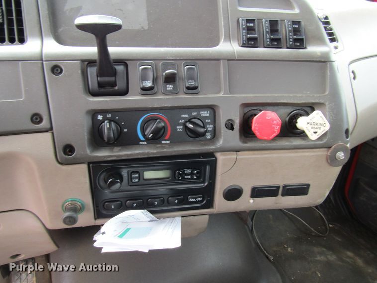 image for item FD9459 2006 Sterling LT9500  semi truck