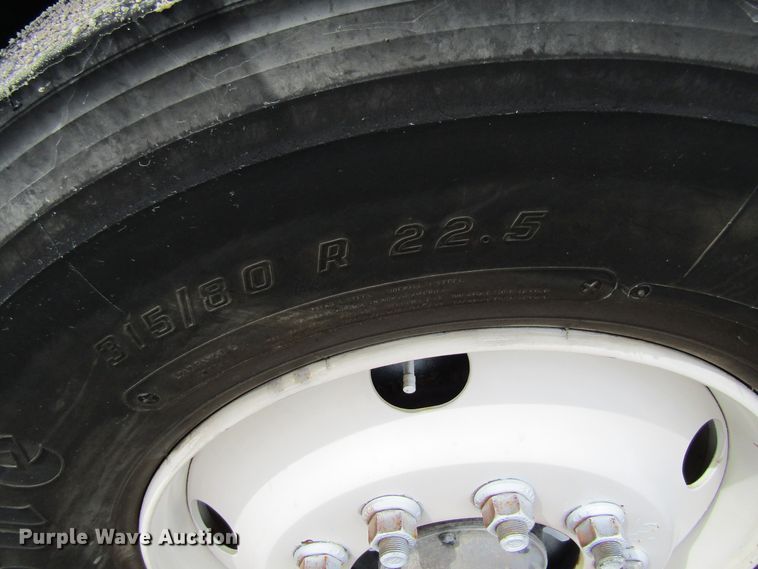 image for item FD9459 2006 Sterling LT9500  semi truck