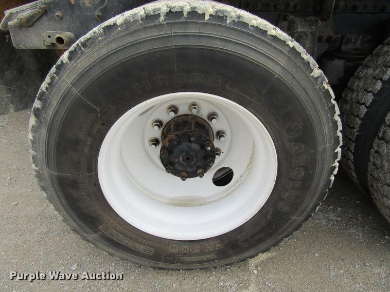 image for item FD9459 2006 Sterling LT9500  semi truck