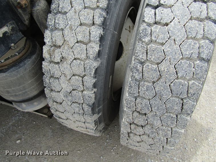 image for item FD9459 2006 Sterling LT9500  semi truck