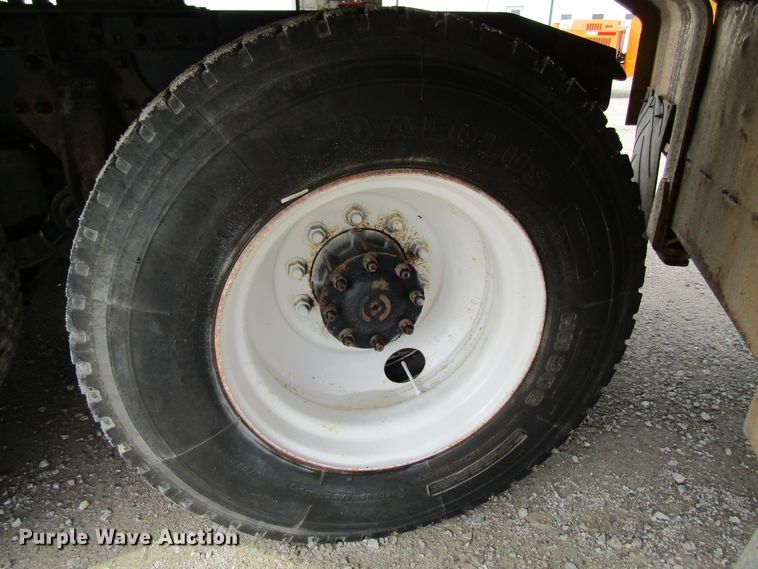 image for item FD9459 2006 Sterling LT9500  semi truck