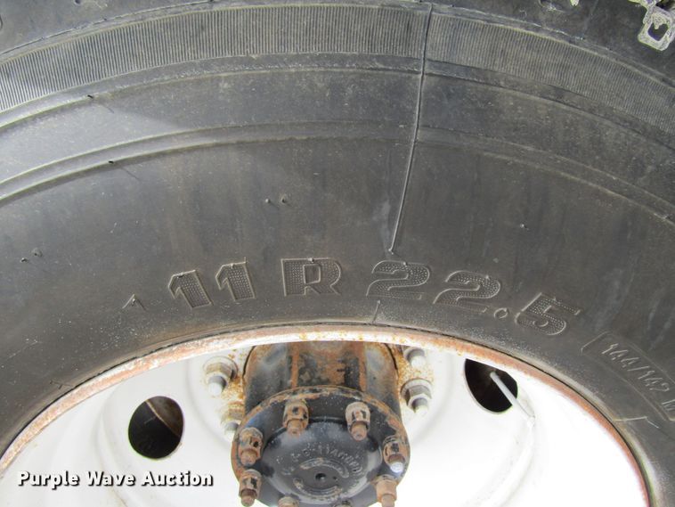 image for item FD9459 2006 Sterling LT9500  semi truck