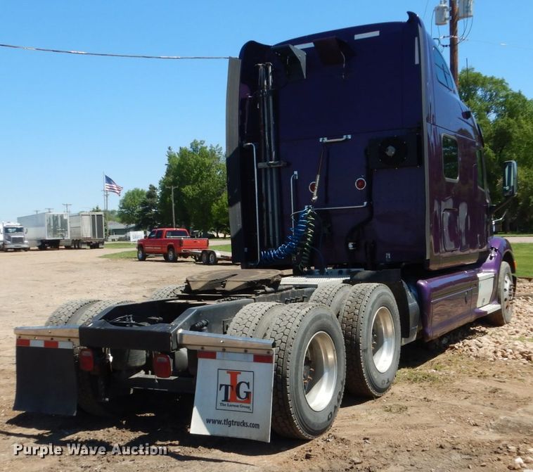 image for item FX9187 2014 Peterbilt 587  semi truck