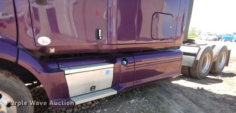 image for item FX9187 2014 Peterbilt 587  semi truck