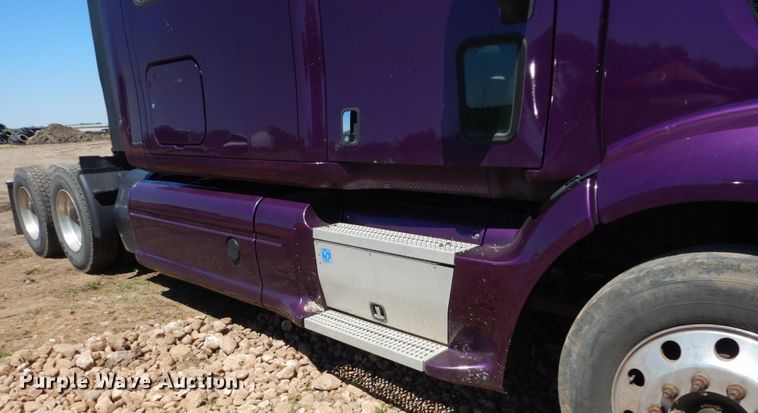 image for item FX9187 2014 Peterbilt 587  semi truck