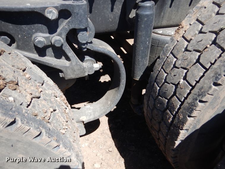 image for item FX9187 2014 Peterbilt 587  semi truck