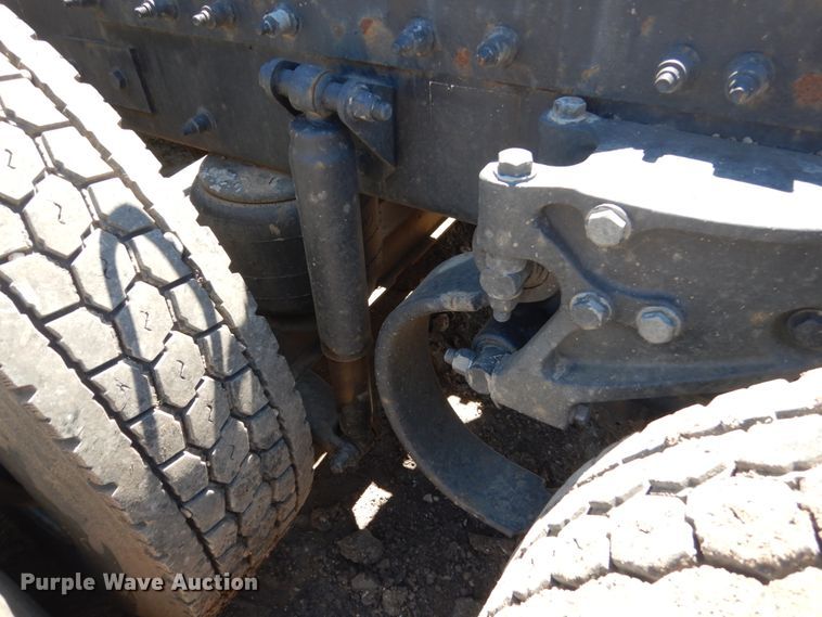 image for item FX9187 2014 Peterbilt 587  semi truck