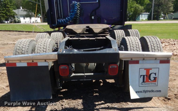 image for item FX9187 2014 Peterbilt 587  semi truck