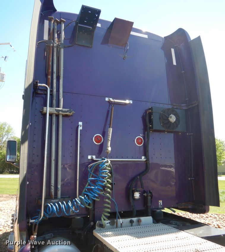 image for item FX9187 2014 Peterbilt 587  semi truck