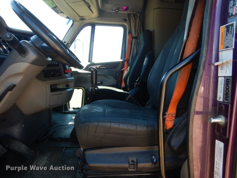 image for item FX9187 2014 Peterbilt 587  semi truck