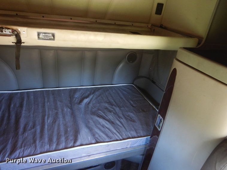 image for item FX9187 2014 Peterbilt 587  semi truck