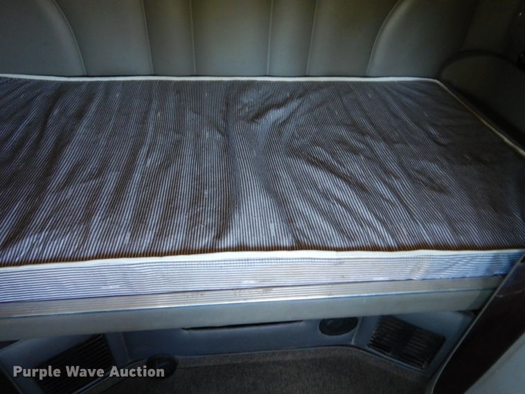 image for item FX9187 2014 Peterbilt 587  semi truck