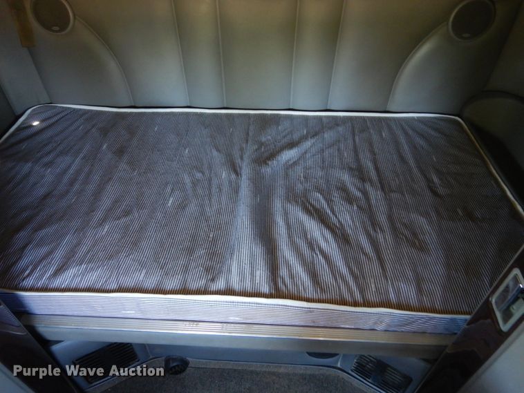 image for item FX9187 2014 Peterbilt 587  semi truck