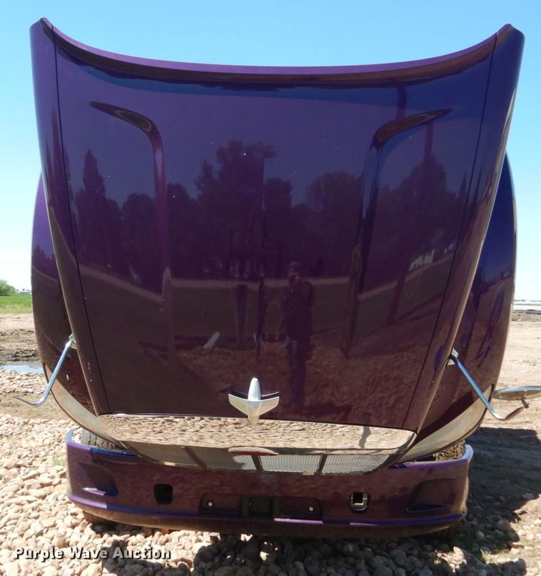 image for item FX9187 2014 Peterbilt 587  semi truck