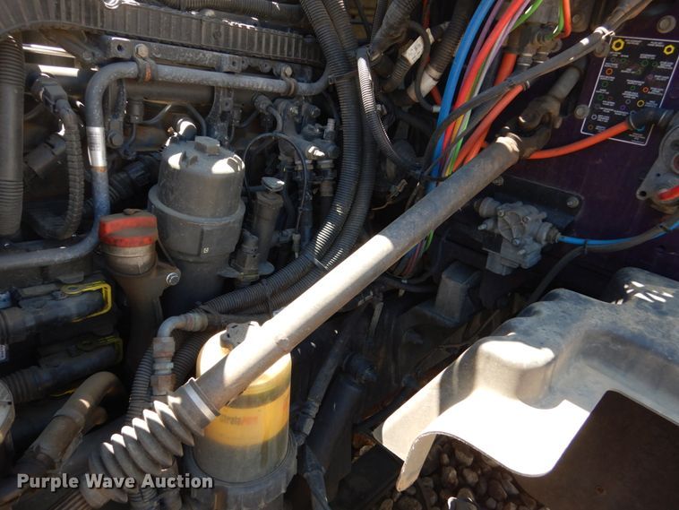 image for item FX9187 2014 Peterbilt 587  semi truck