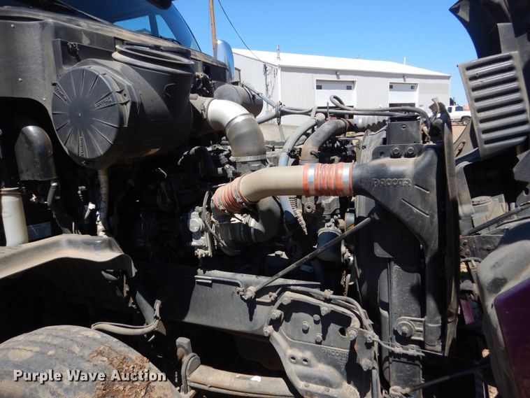 image for item FX9187 2014 Peterbilt 587  semi truck