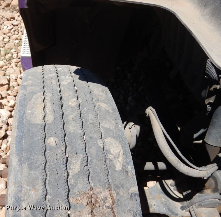 image for item FX9187 2014 Peterbilt 587  semi truck