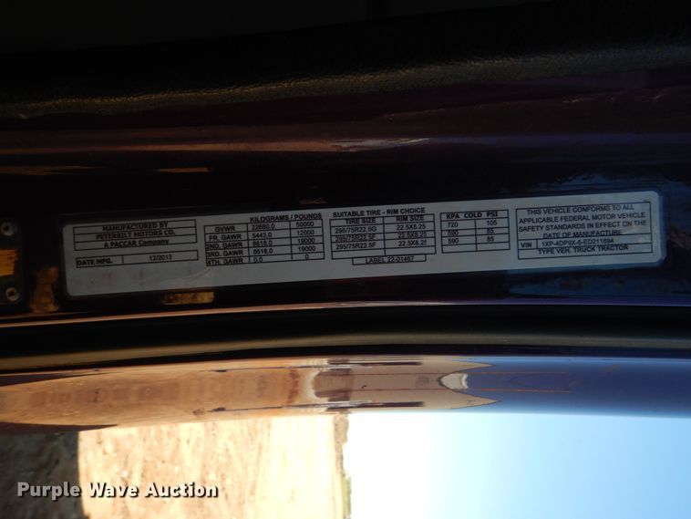 image for item FX9187 2014 Peterbilt 587  semi truck