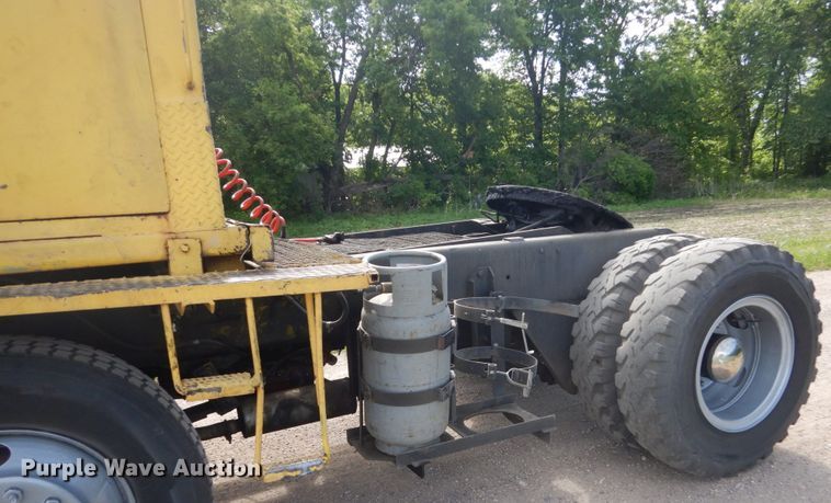 image for item FX9192 Ottawa 30  yard truck