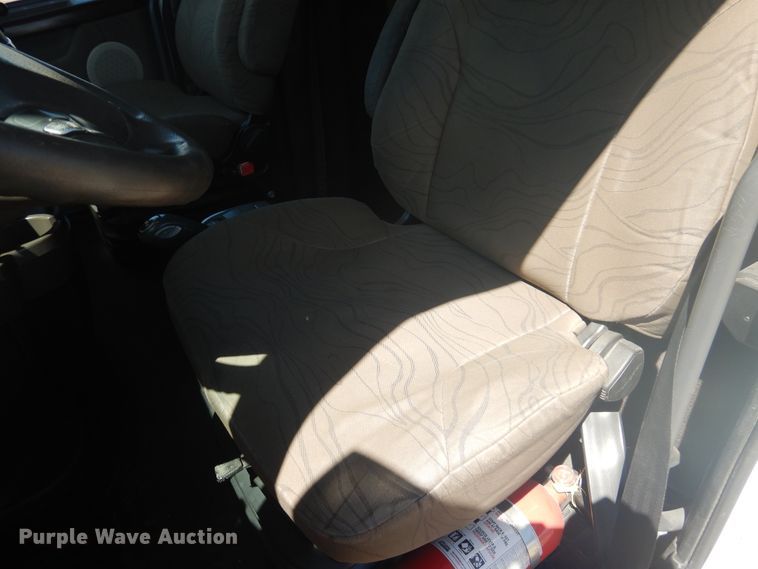 image for item GE9393 2012 Volvo VN semi truck