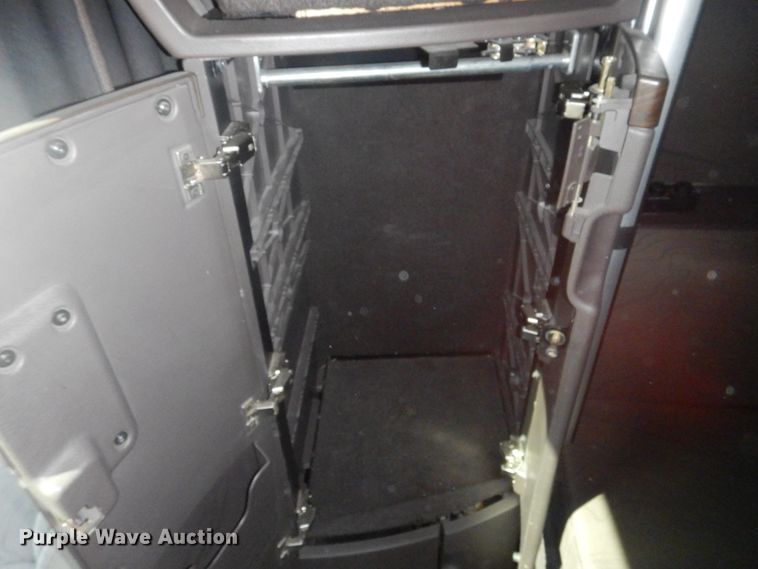 image for item GE9393 2012 Volvo VN semi truck