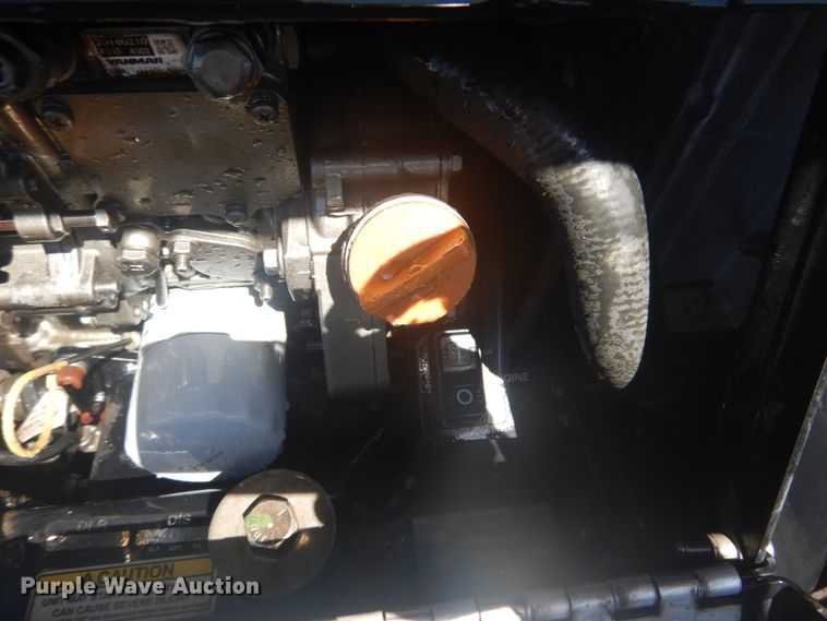 image for item GE9393 2012 Volvo VN semi truck