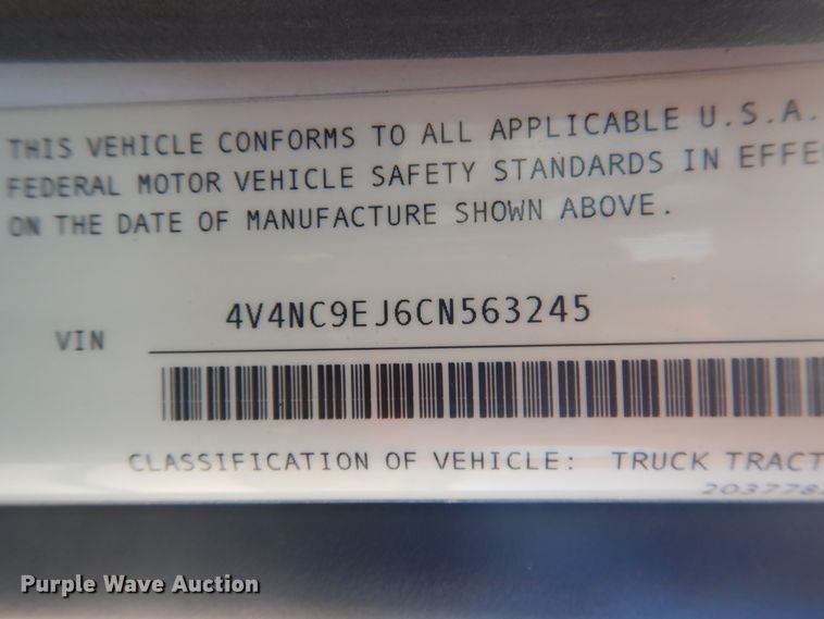 image for item GE9393 2012 Volvo VN semi truck