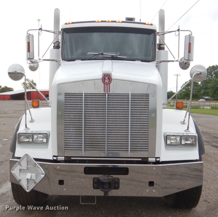 image for item GF9210 2006 Kenworth T800  tank truck