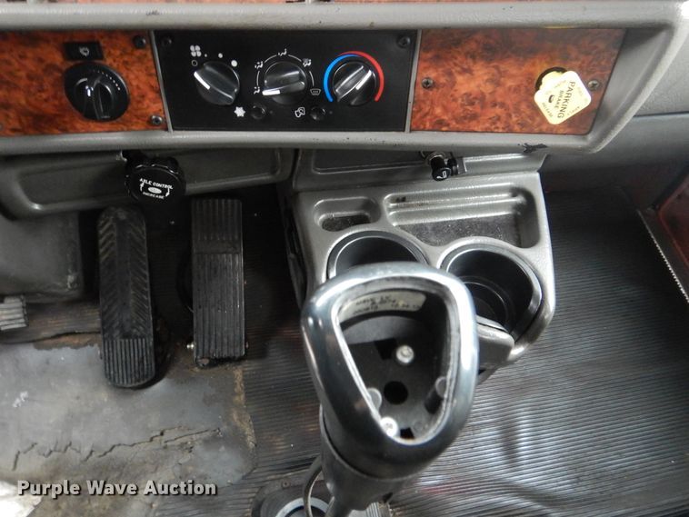 image for item GF9210 2006 Kenworth T800  tank truck