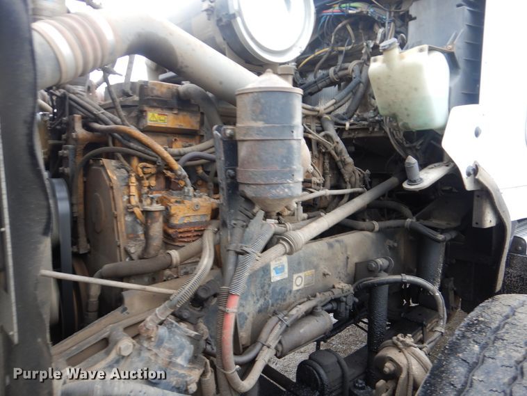 image for item GF9210 2006 Kenworth T800  tank truck