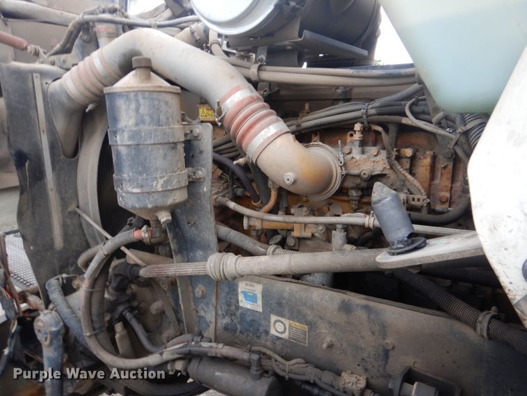 image for item GF9210 2006 Kenworth T800  tank truck