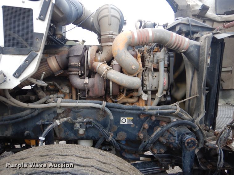 image for item GF9210 2006 Kenworth T800  tank truck