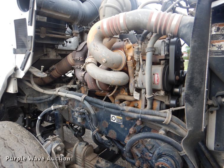 image for item GF9210 2006 Kenworth T800  tank truck