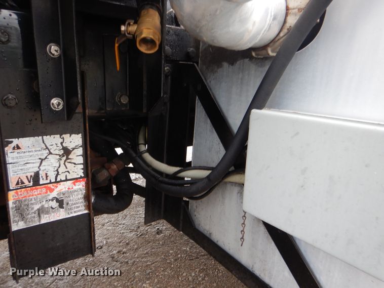 image for item GF9210 2006 Kenworth T800  tank truck