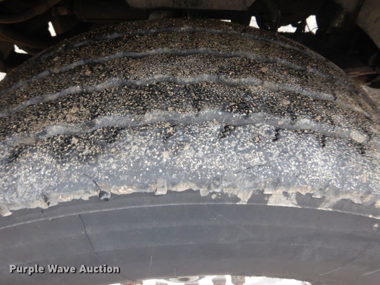 image for item GF9210 2006 Kenworth T800  tank truck